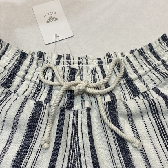 NWT 🌻 Roxy Oceanside Striped Beach Shorts - Picture 2 of 10